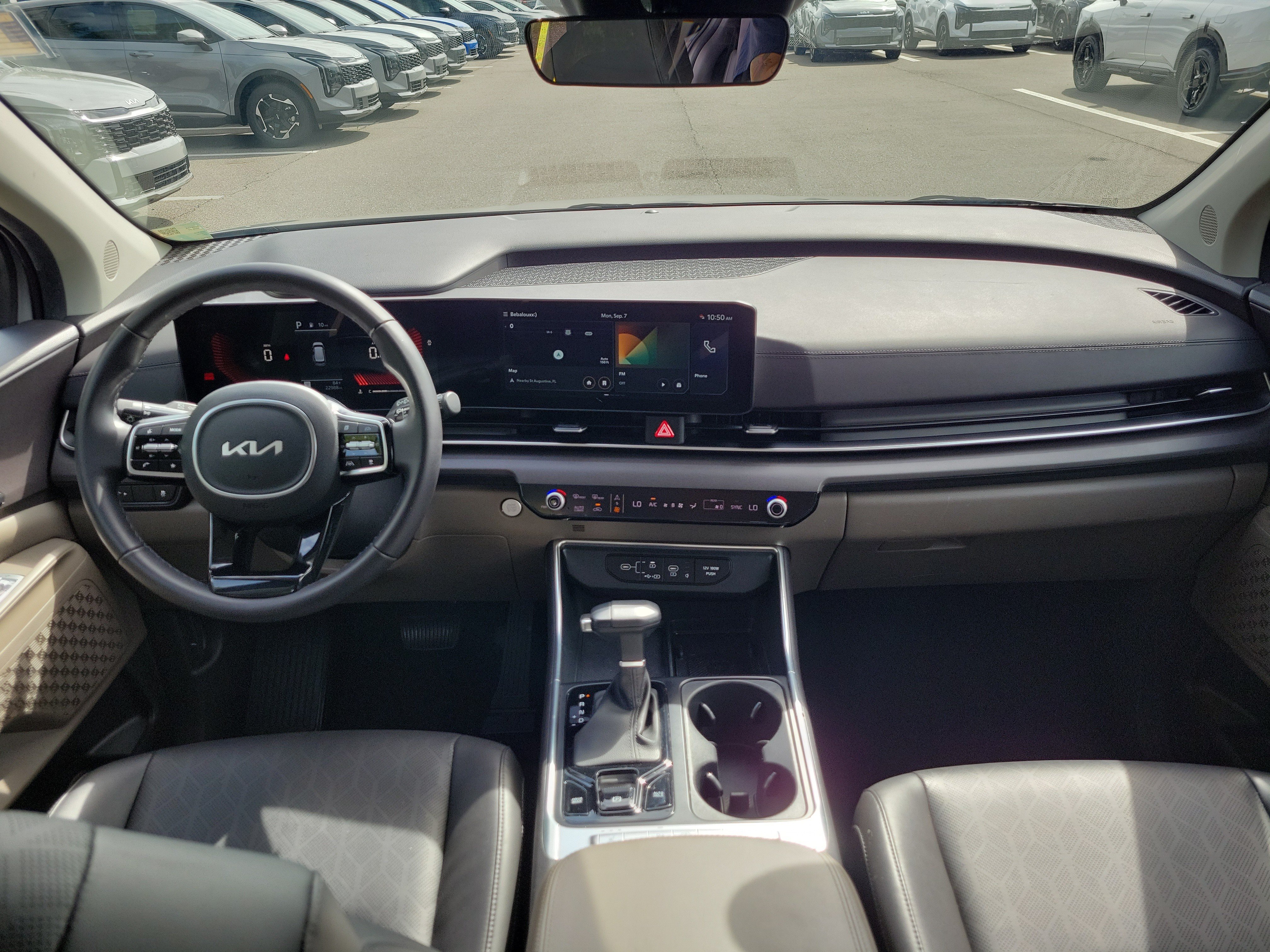 Certified 2025 Kia Carnival EX FWD image 18