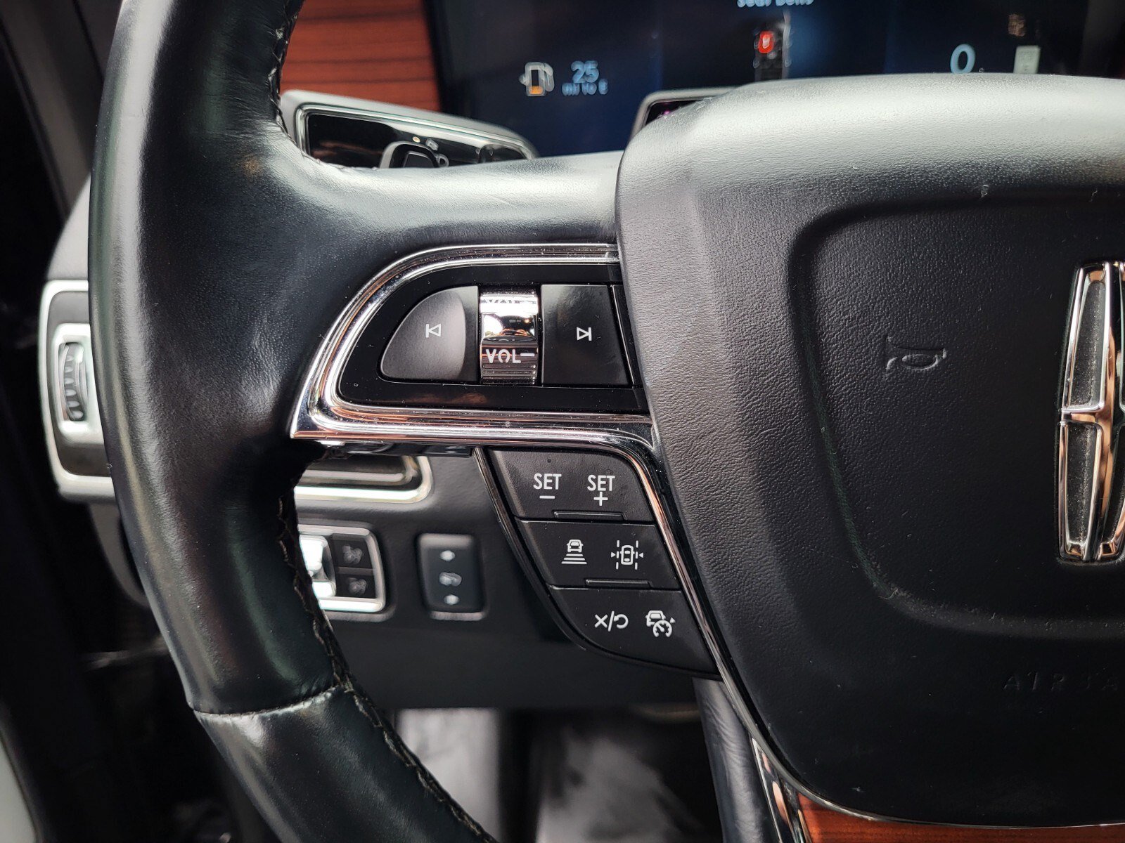 Used 2024 Lincoln Navigator Reserve AWD/4WD image 32