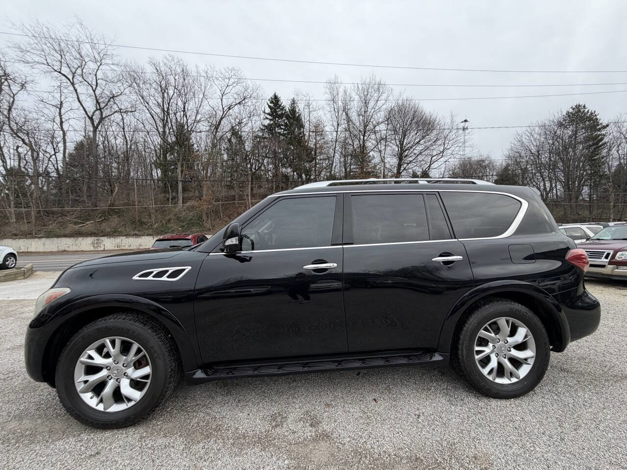 Used 2011 INFINITI QX56 Base 4x4 4dr SUV w/ Theater Pkg image 26