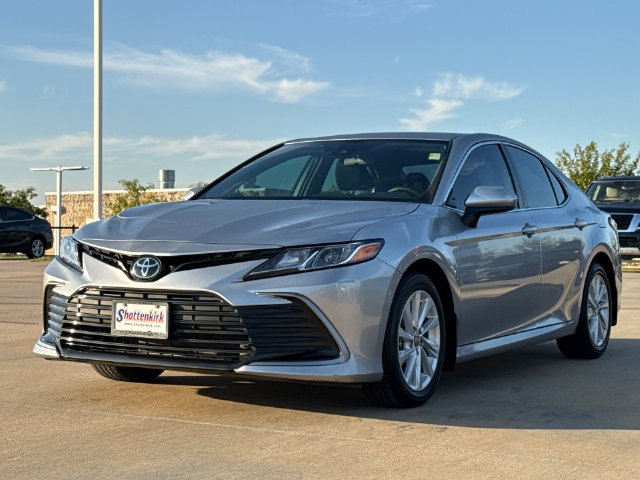Used 2024 Toyota Camry LE FWD image 3