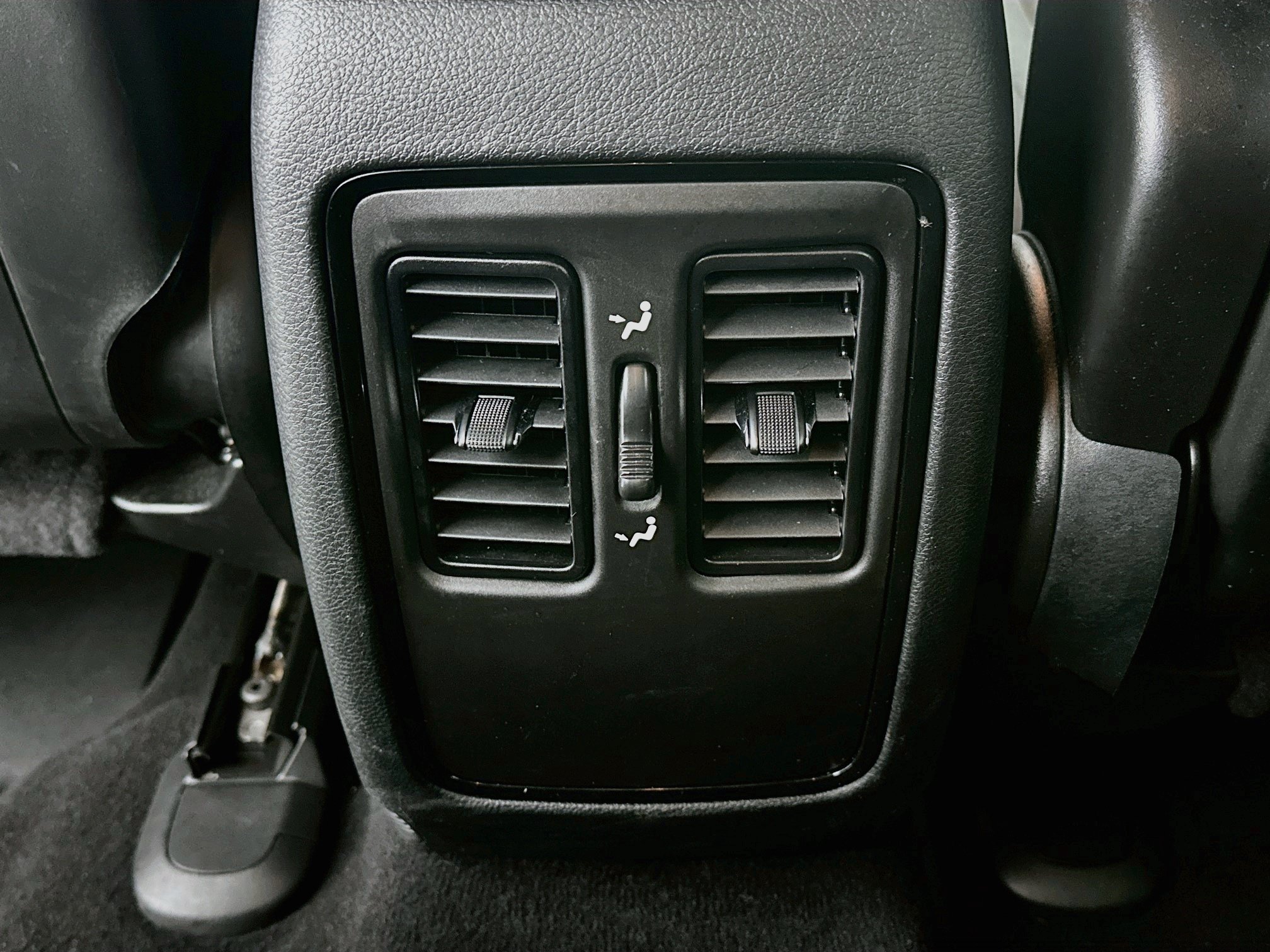 Used 2025 Dodge Durango GT RWD image 28
