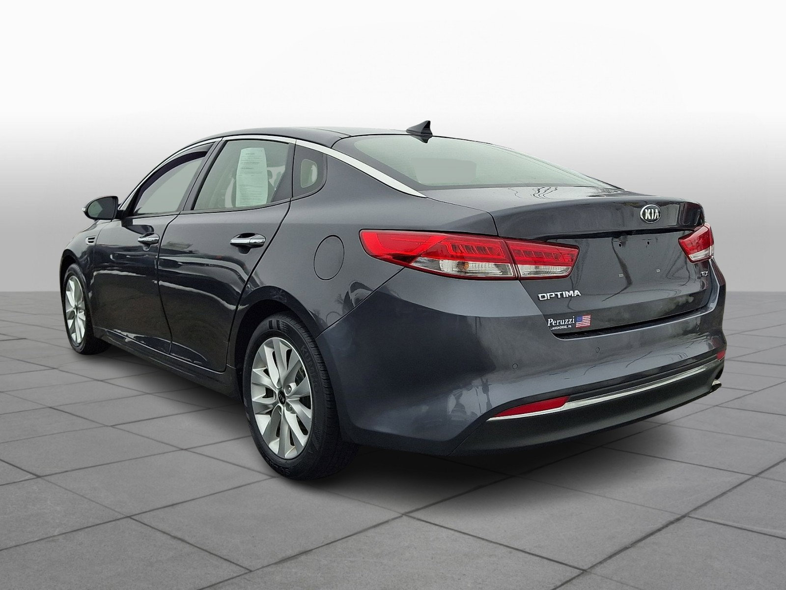 Used 2018 Kia Optima EX w/ Premium Package image 5