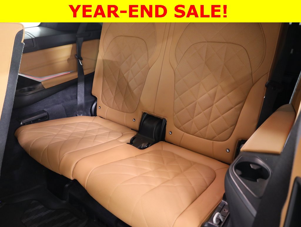 Used 2023 BMW X7 xDrive40i w/ Executive Package image 38