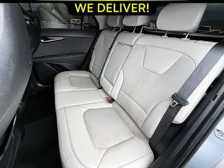 Used 2023 Kia Niro EX Touring FWD image 14