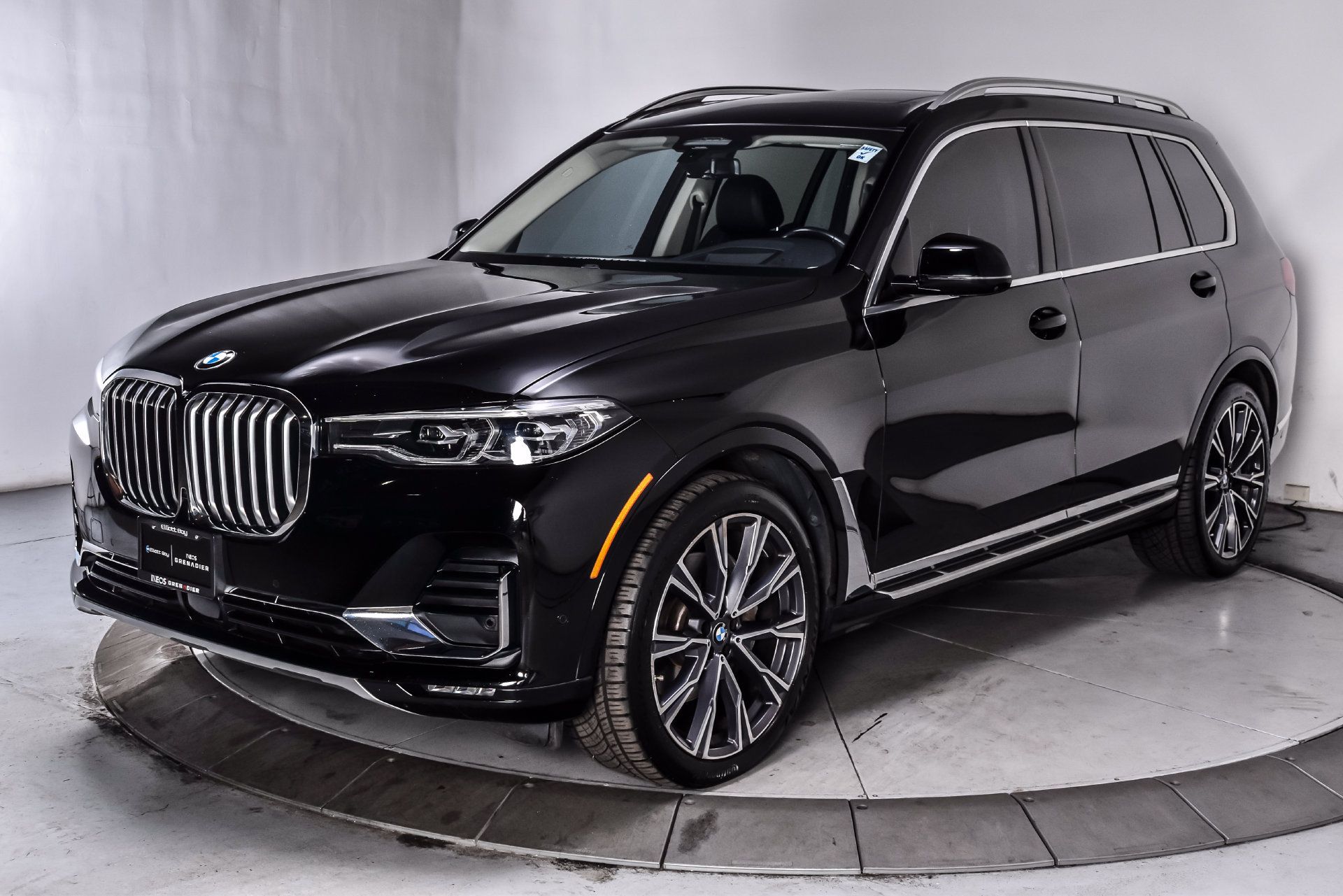 Used 2022 BMW X7 xDrive40i w/ Premium Package AWD/4WD image 3