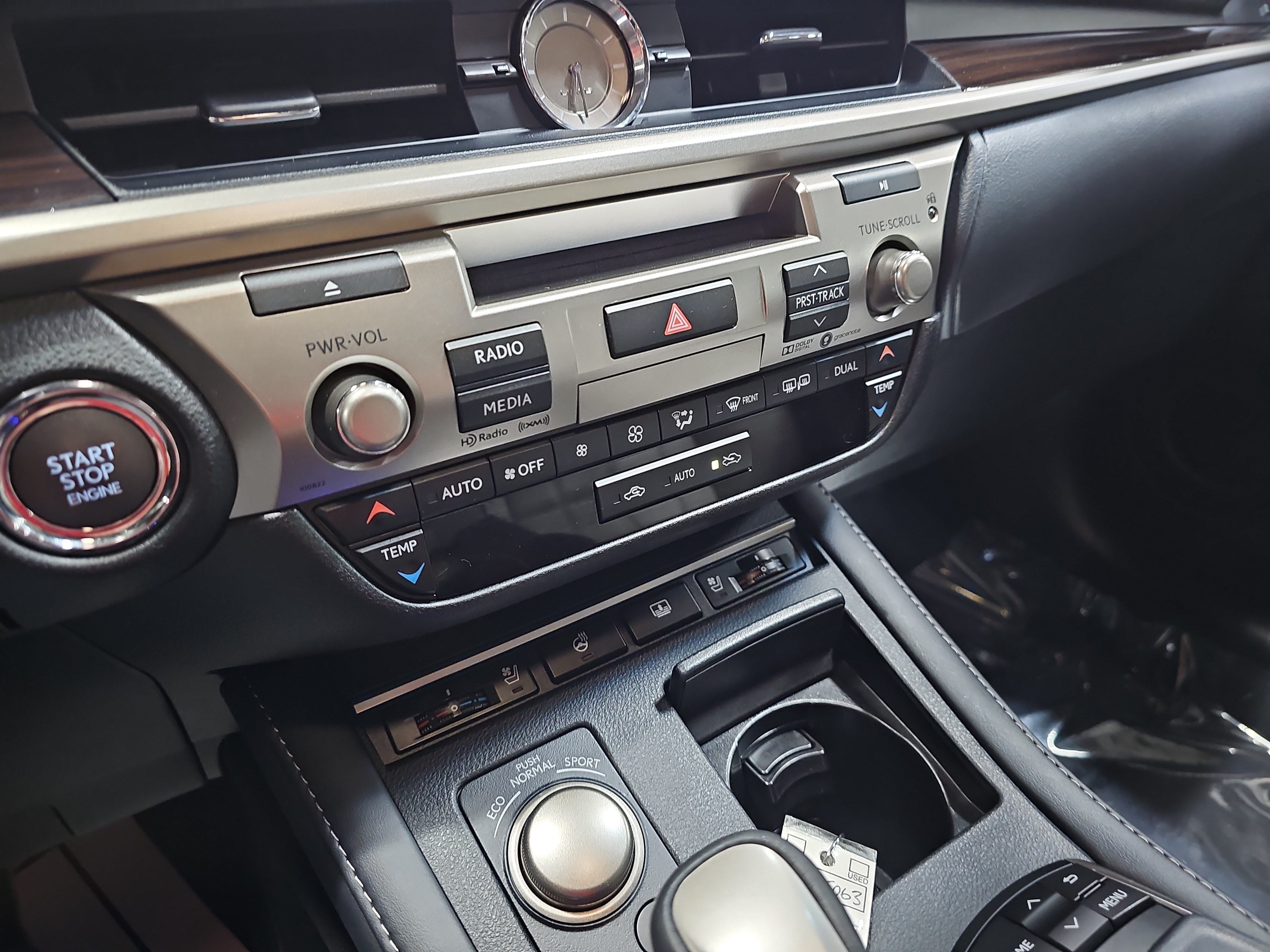Used 2018 Lexus ES 350 w/ Luxury Package w/Wood Trim FWD image 21