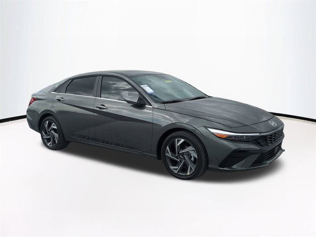 New 2026 Hyundai Elantra Limited image 2