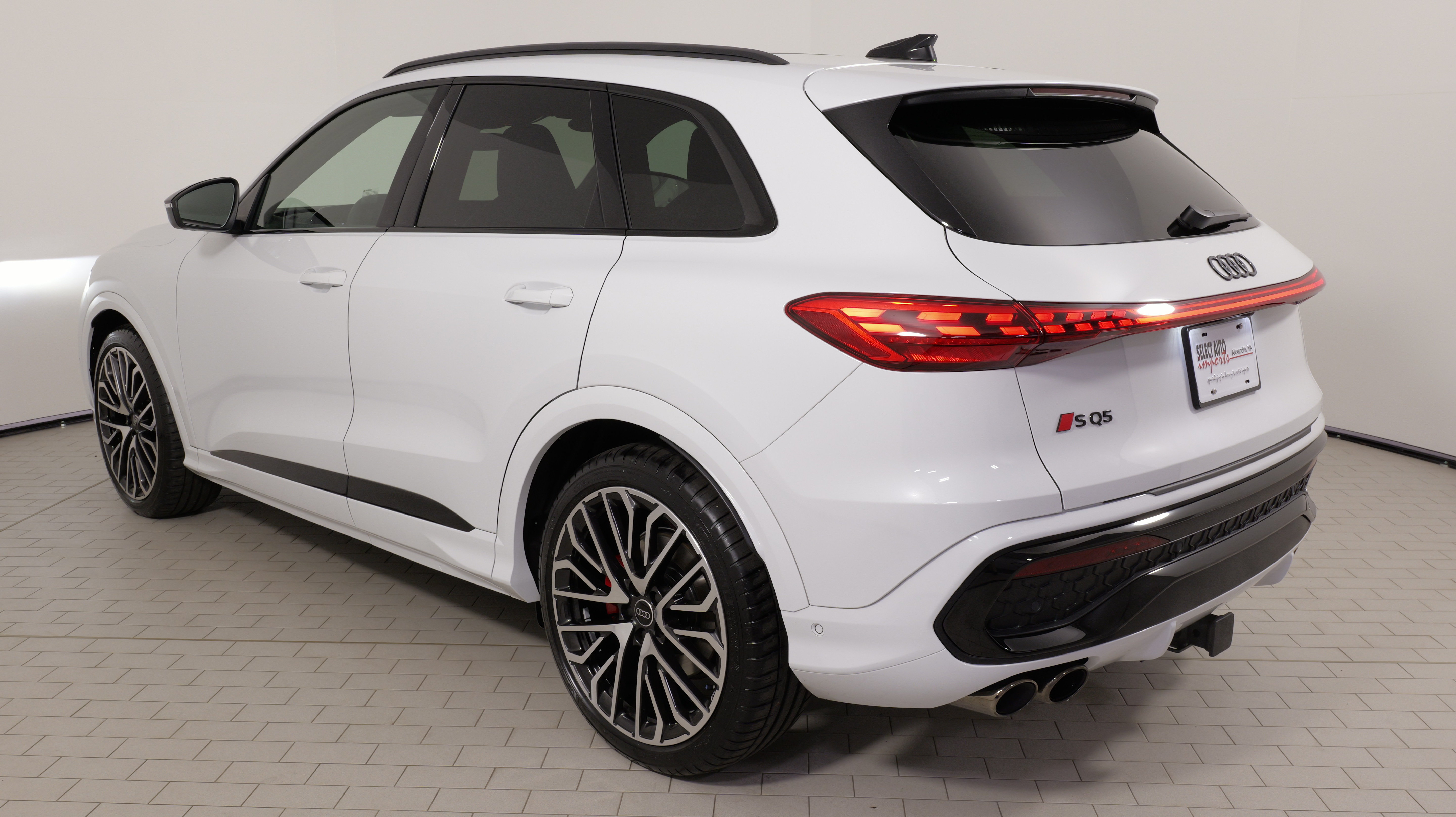 Used 2025 Audi SQ5 Premium Plus AWD/4WD image 15