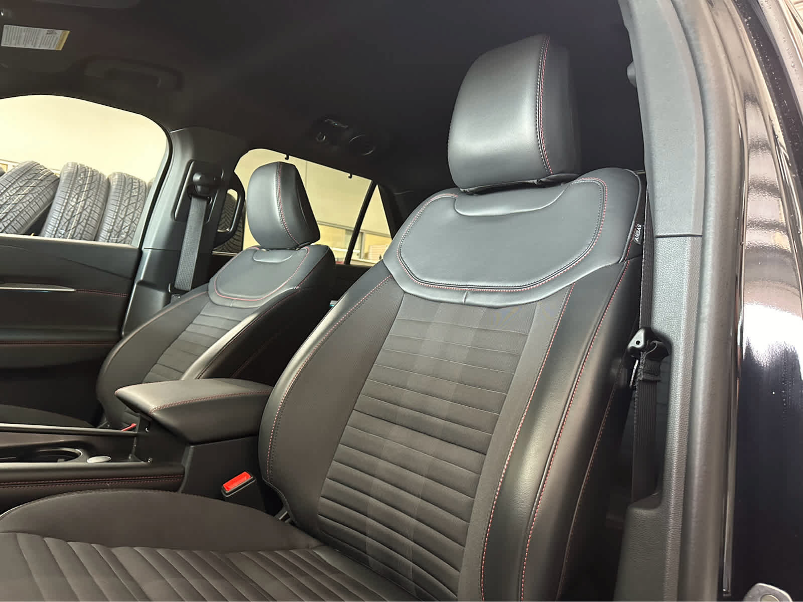 Used 2025 Ford Explorer ST-Line w/ Premium Package AWD/4WD image 22