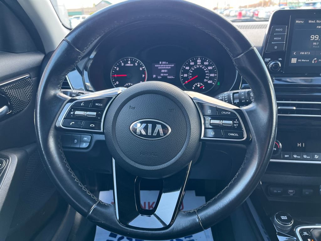 Used 2021 Kia Seltos EX image 16