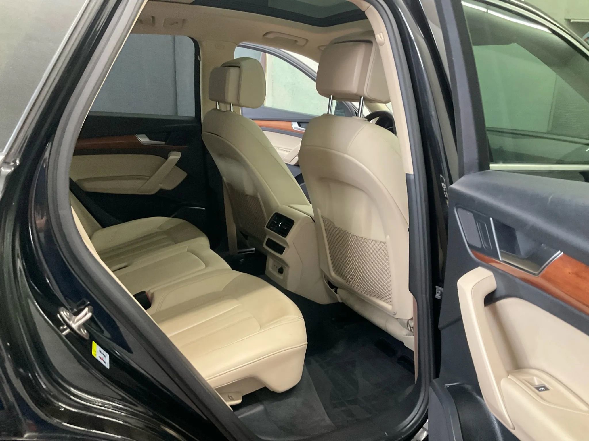 Used 2021 Audi Q5 2.0T Premium w/ Convenience Package image 15