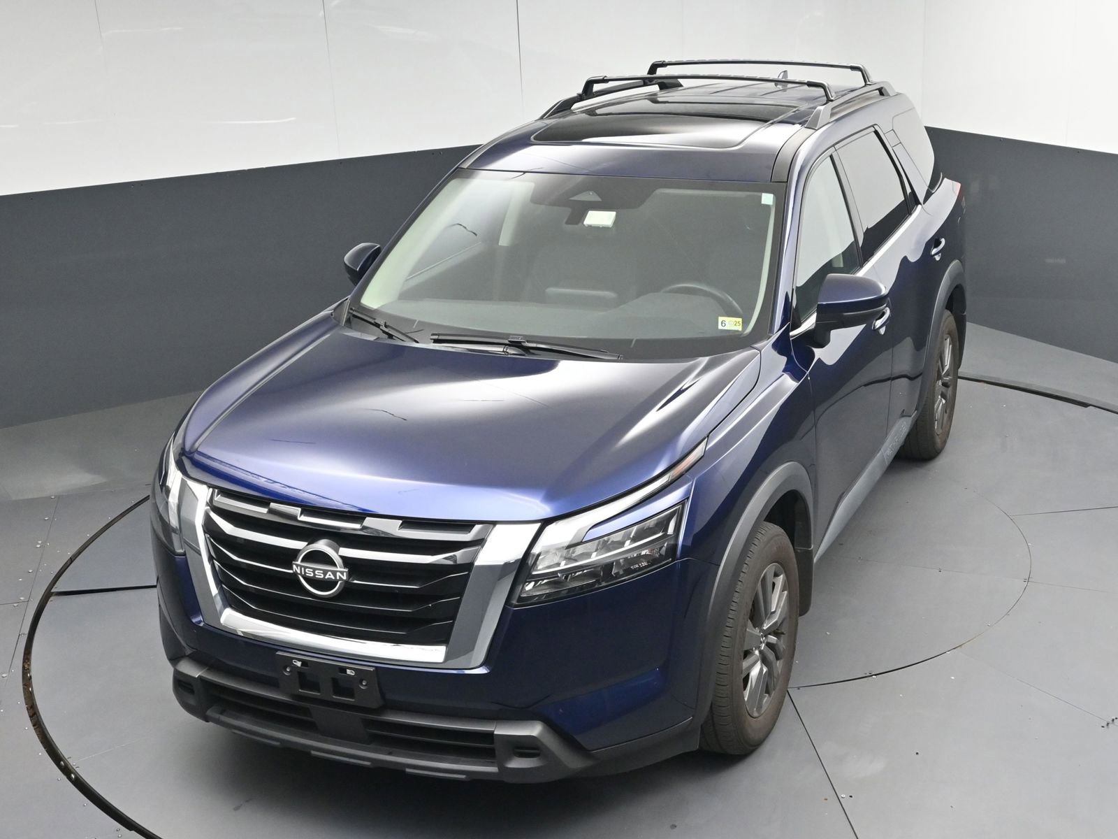 Used 2023 Nissan Pathfinder SV w/ SV Premium Package image 31