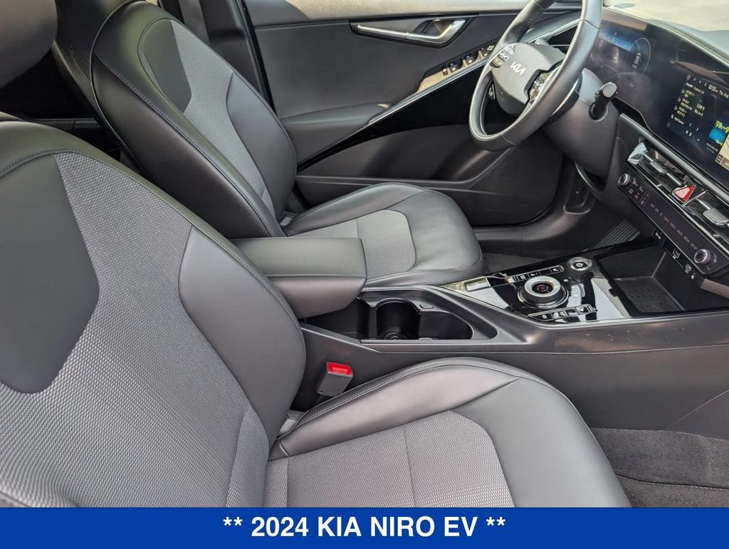 Used 2024 Kia Niro Wind w/ Wind Preserve Package FWD image 35