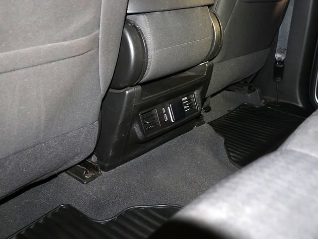 Used 2023 Chevrolet Silverado 1500 LT AWD/4WD image 16