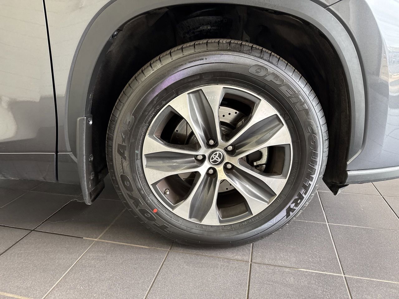 Used 2023 Toyota Highlander XLE image 56