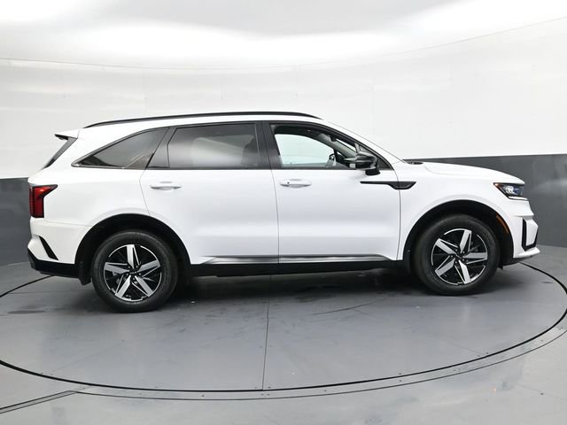 Used 2023 Kia Sorento S w/ Panoramic Sunroof Package image 3