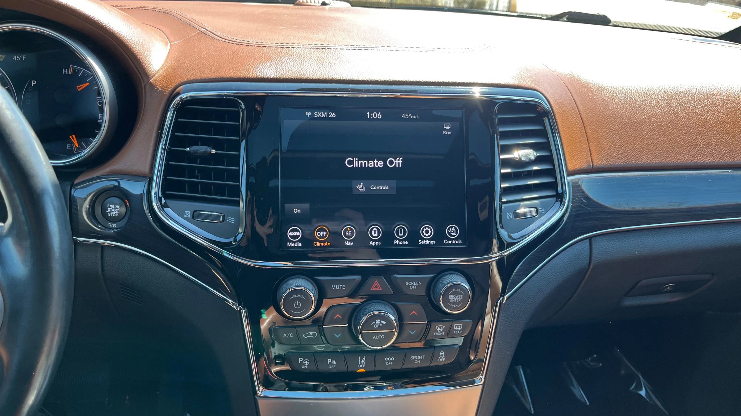 Used 2020 Jeep Grand Cherokee Overland AWD/4WD image 16