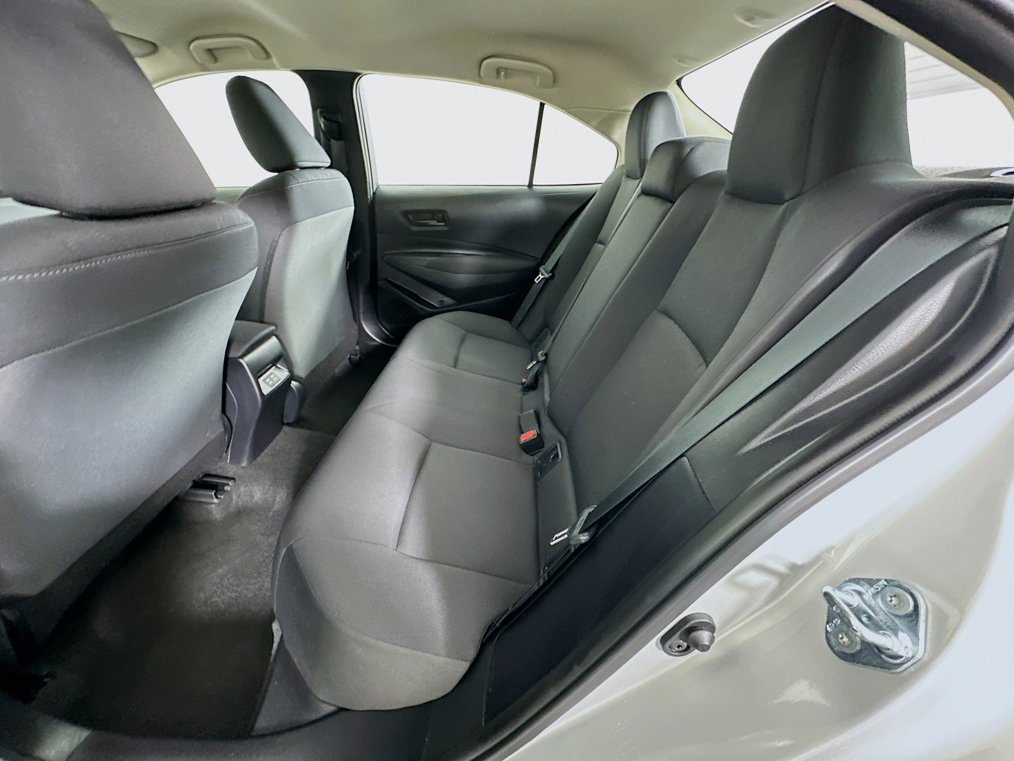 Used 2025 Toyota Corolla LE image 26