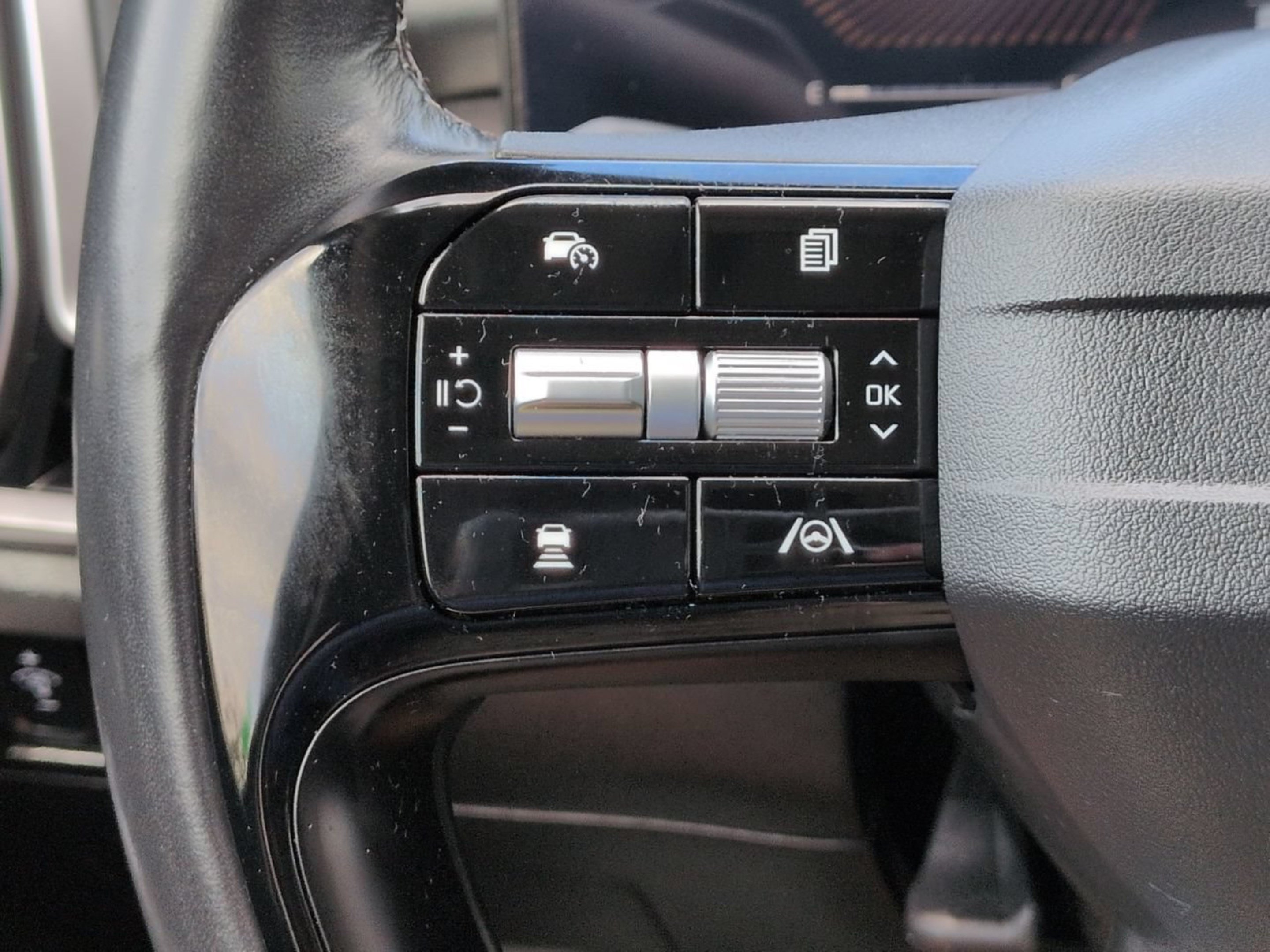 Certified 2026 Kia Sorento S w/ S Panoramic Sunroof Package FWD image 31