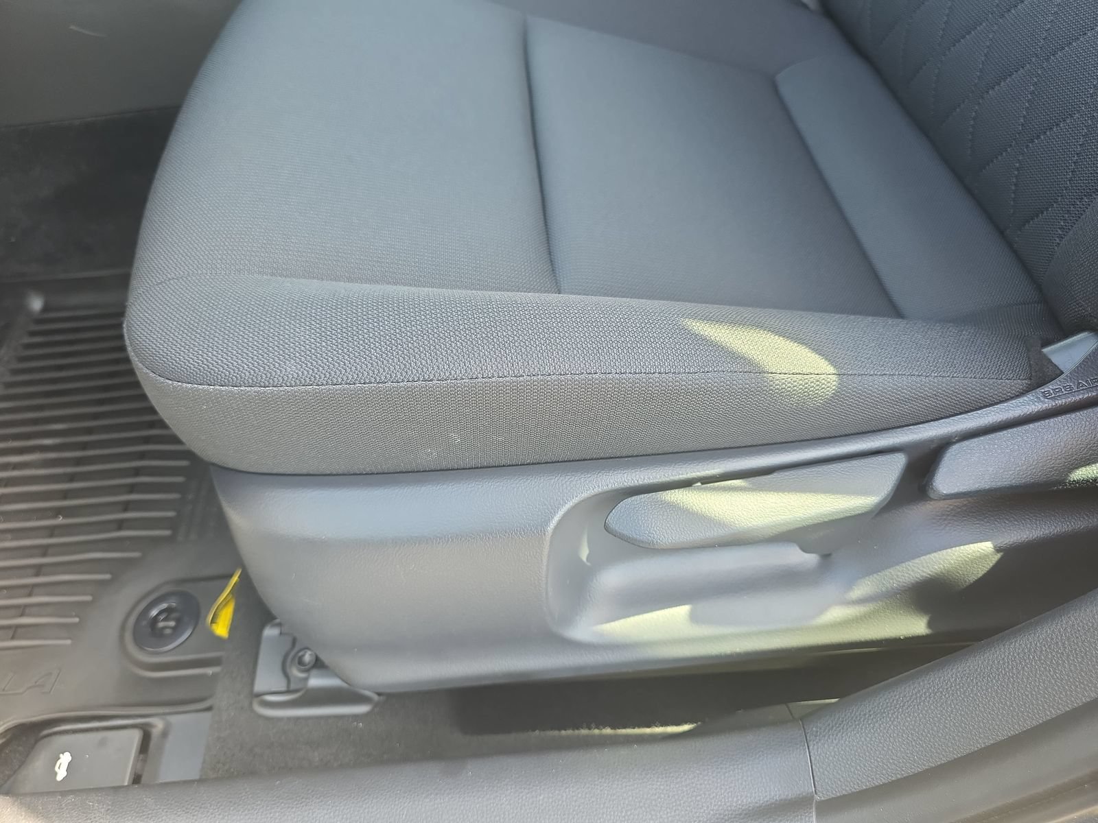 Used 2026 Toyota Corolla LE FWD image 27