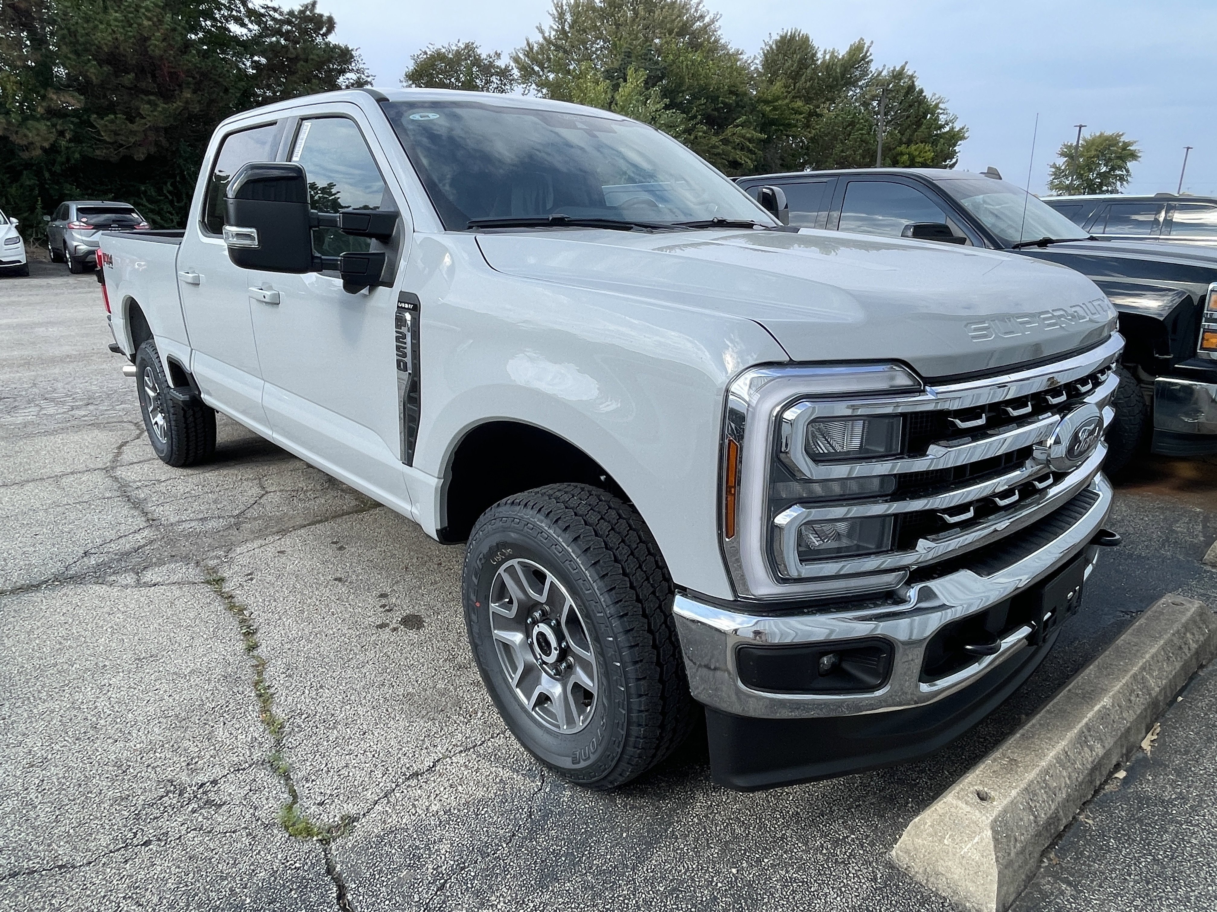 New 2026 Ford F250 Lariat w/ FX4 Off-Road Package image 4