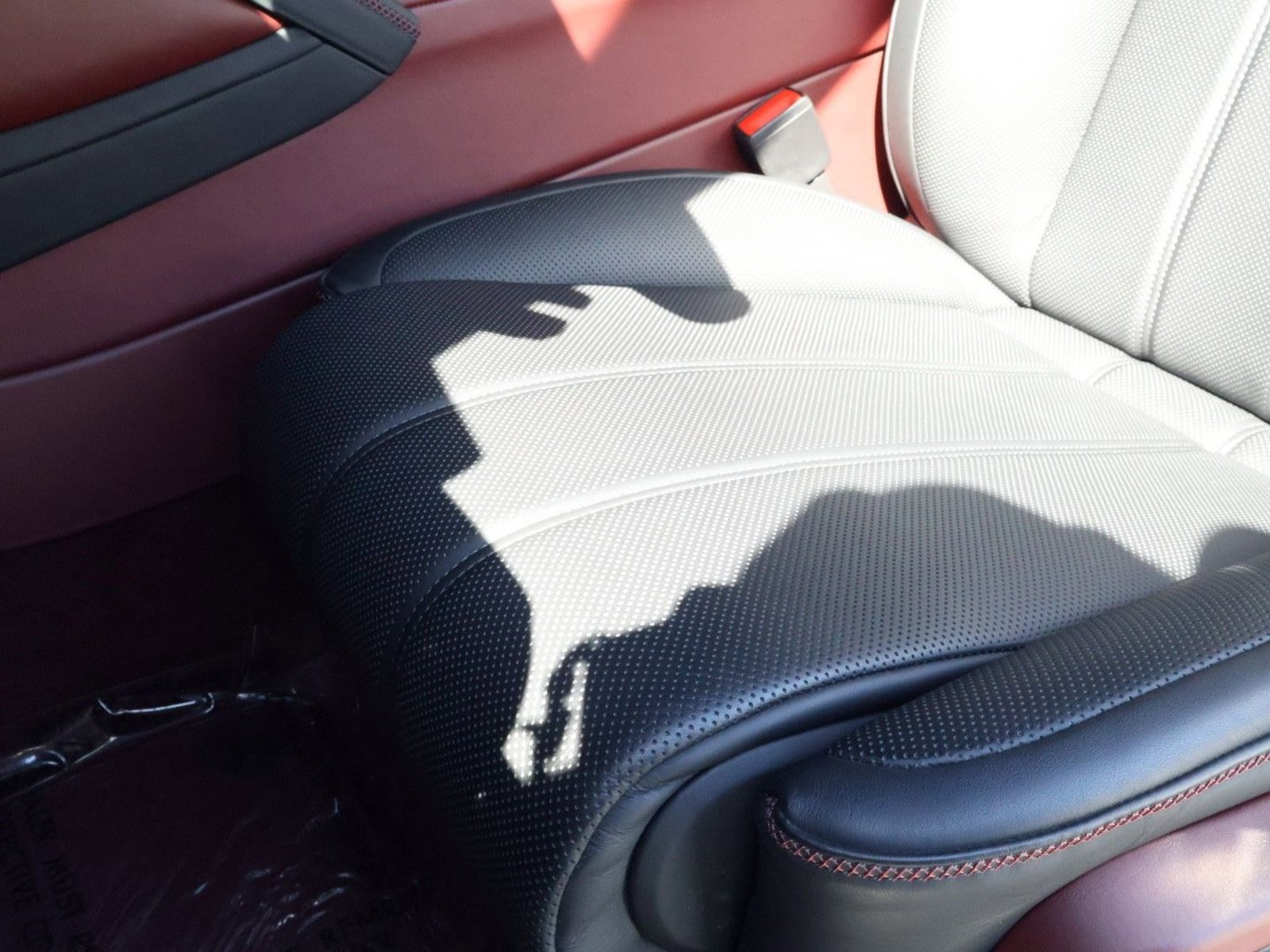 Certified 2025 Bentley Bentayga image 9