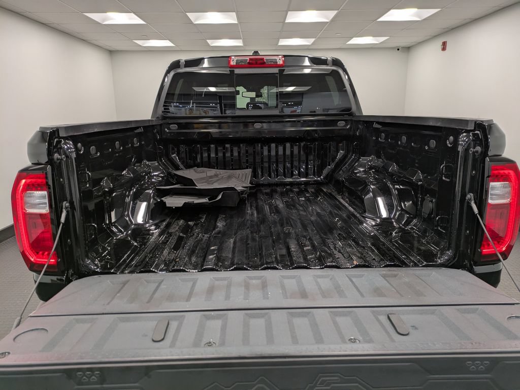 Used 2025 GMC Canyon AT4 AWD/4WD image 25