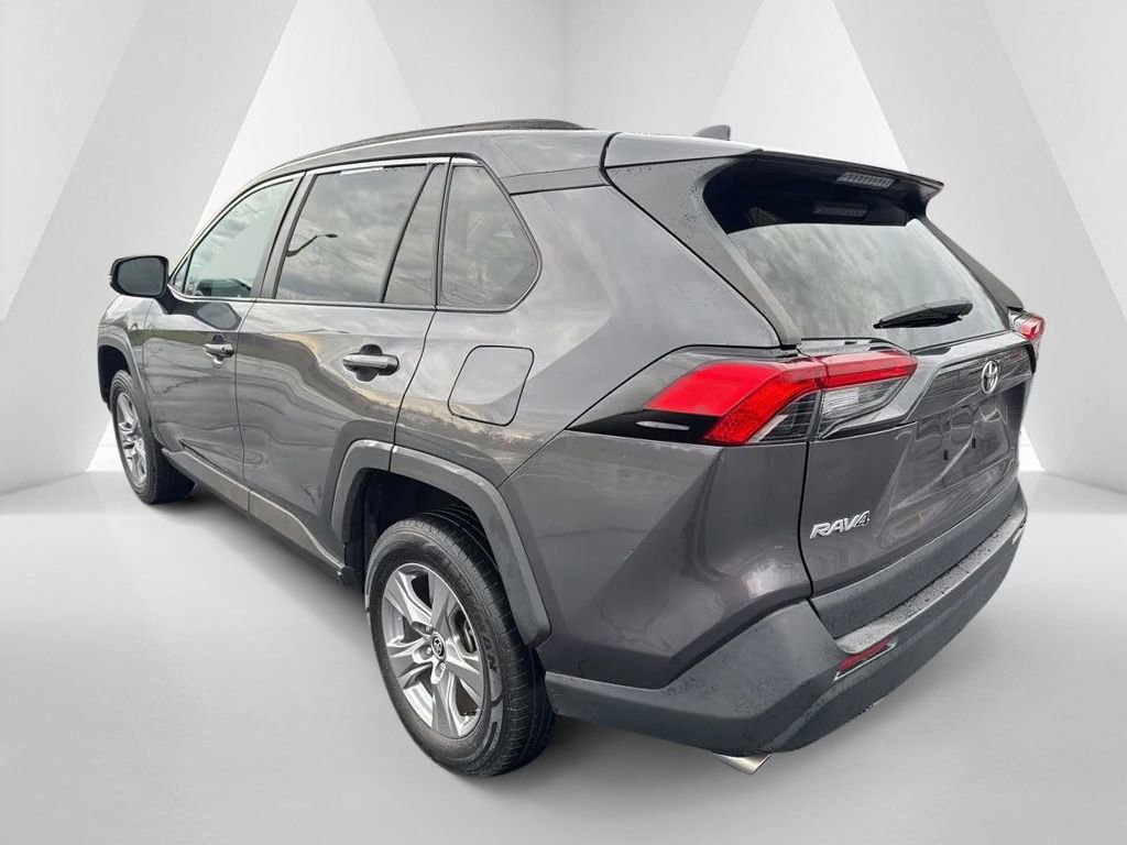 Used 2022 Toyota RAV4 XLE FWD image 6