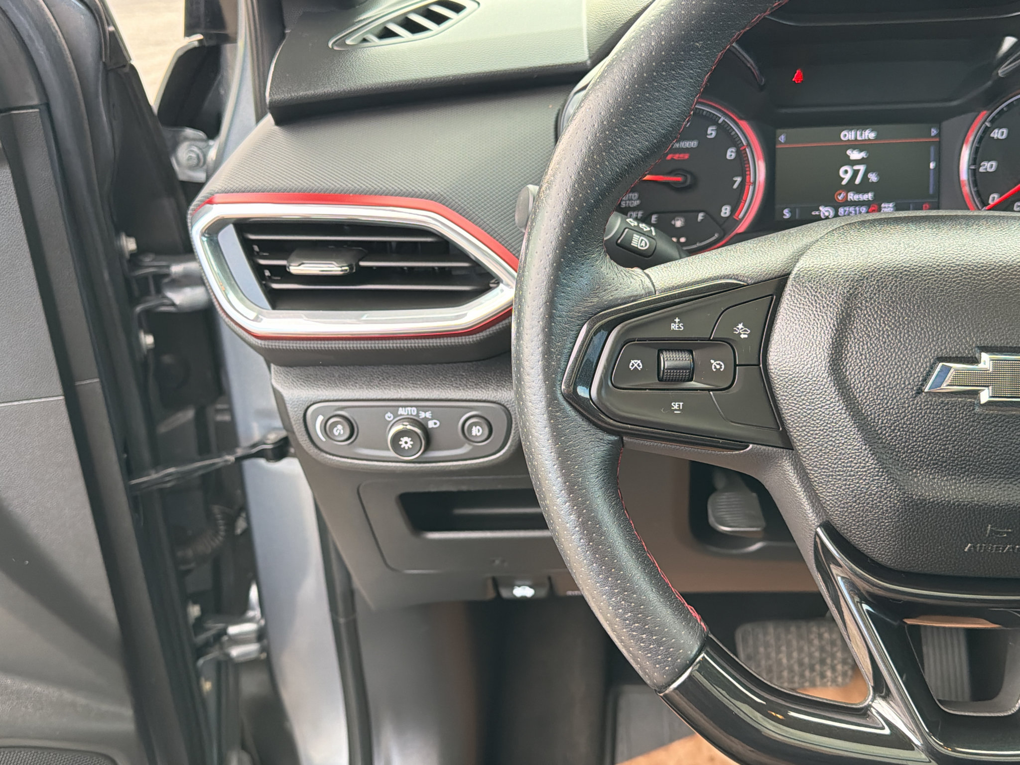 Used 2021 Chevrolet TrailBlazer RS w/ Sun and Liftgate Package AWD/4WD image 30
