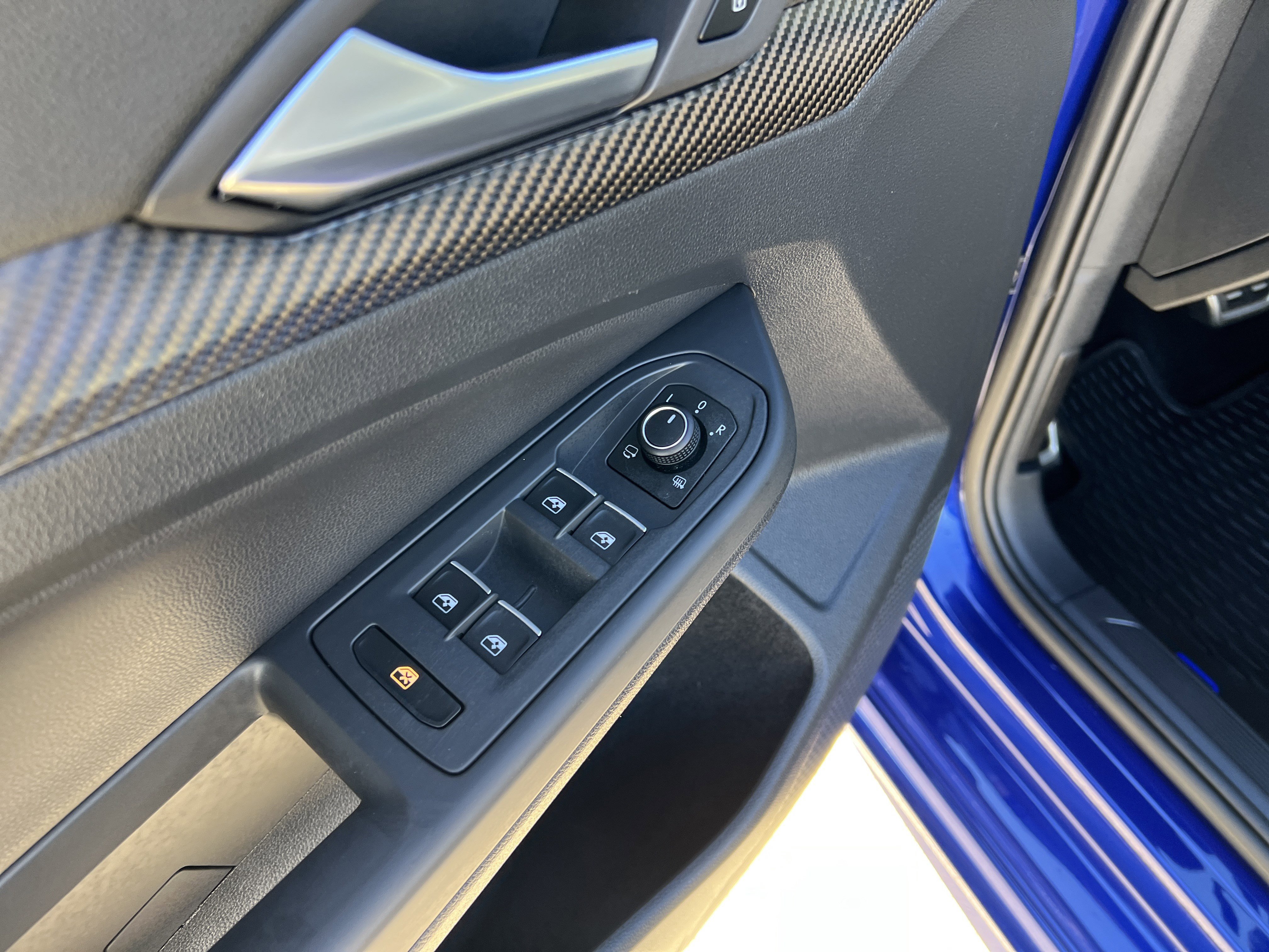 Certified 2025 Volkswagen Golf R Black Edition image 14