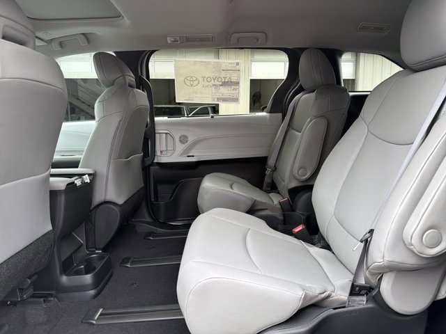Certified 2025 Toyota Sienna XLE AWD/4WD image 20
