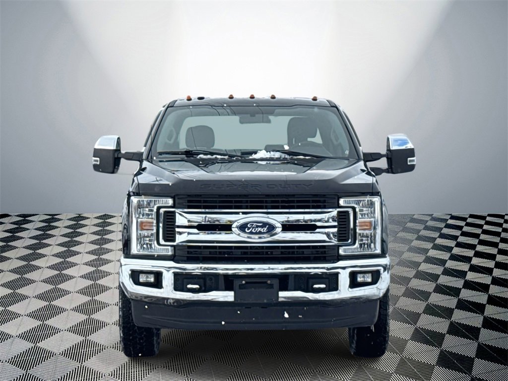 Used 2019 Ford F250 XLT w/ XLT Premium Package image 2