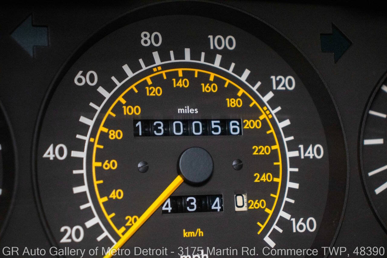 Used 1989 Mercedes-Benz 560 SEL image 18