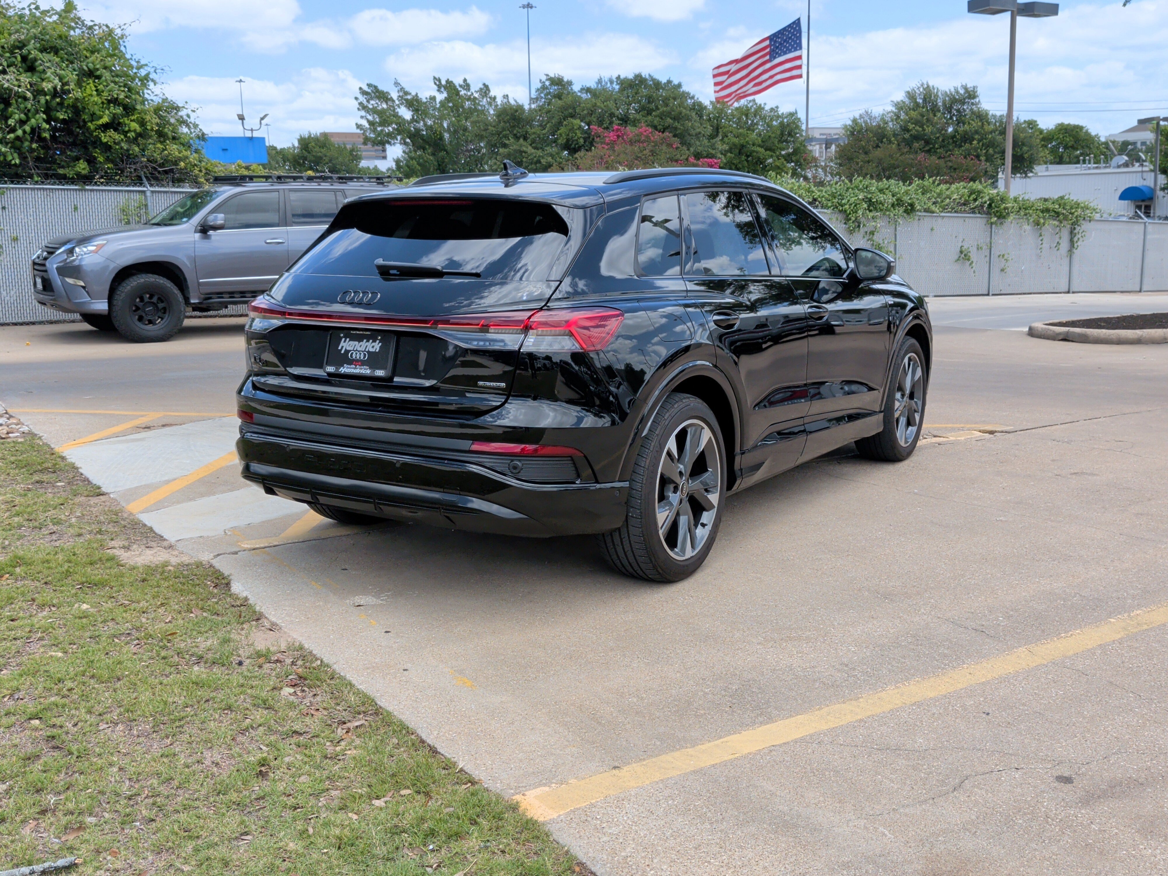 Used 2024 Audi Q4 e-tron Premium Plus w/ Premium Plus AWD/4WD image 10