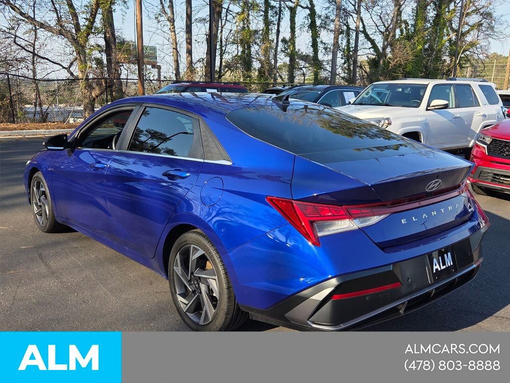 Used 2024 Hyundai Elantra Limited image 4