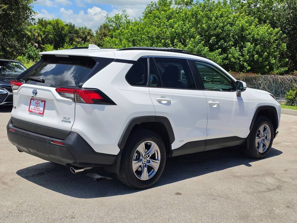 Certified 2022 Toyota RAV4 XLE AWD/4WD image 6