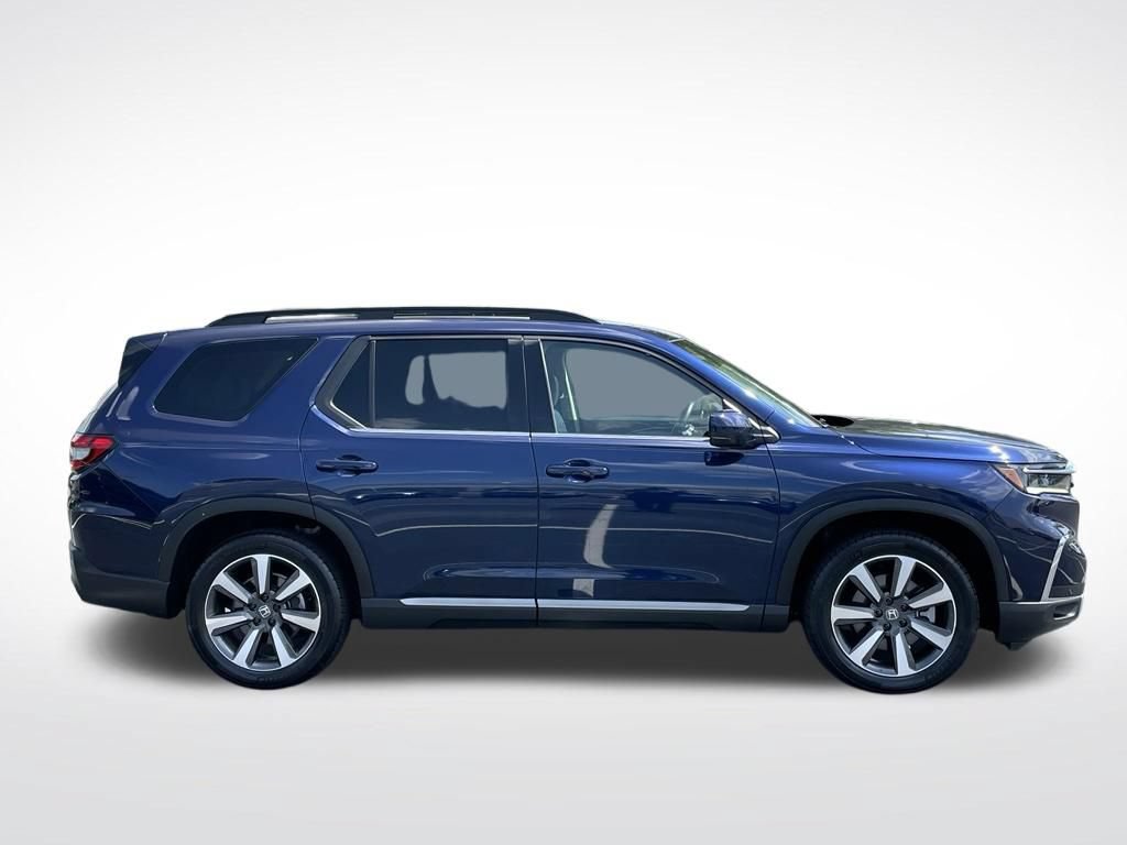 Certified 2024 Honda Pilot Touring image 7