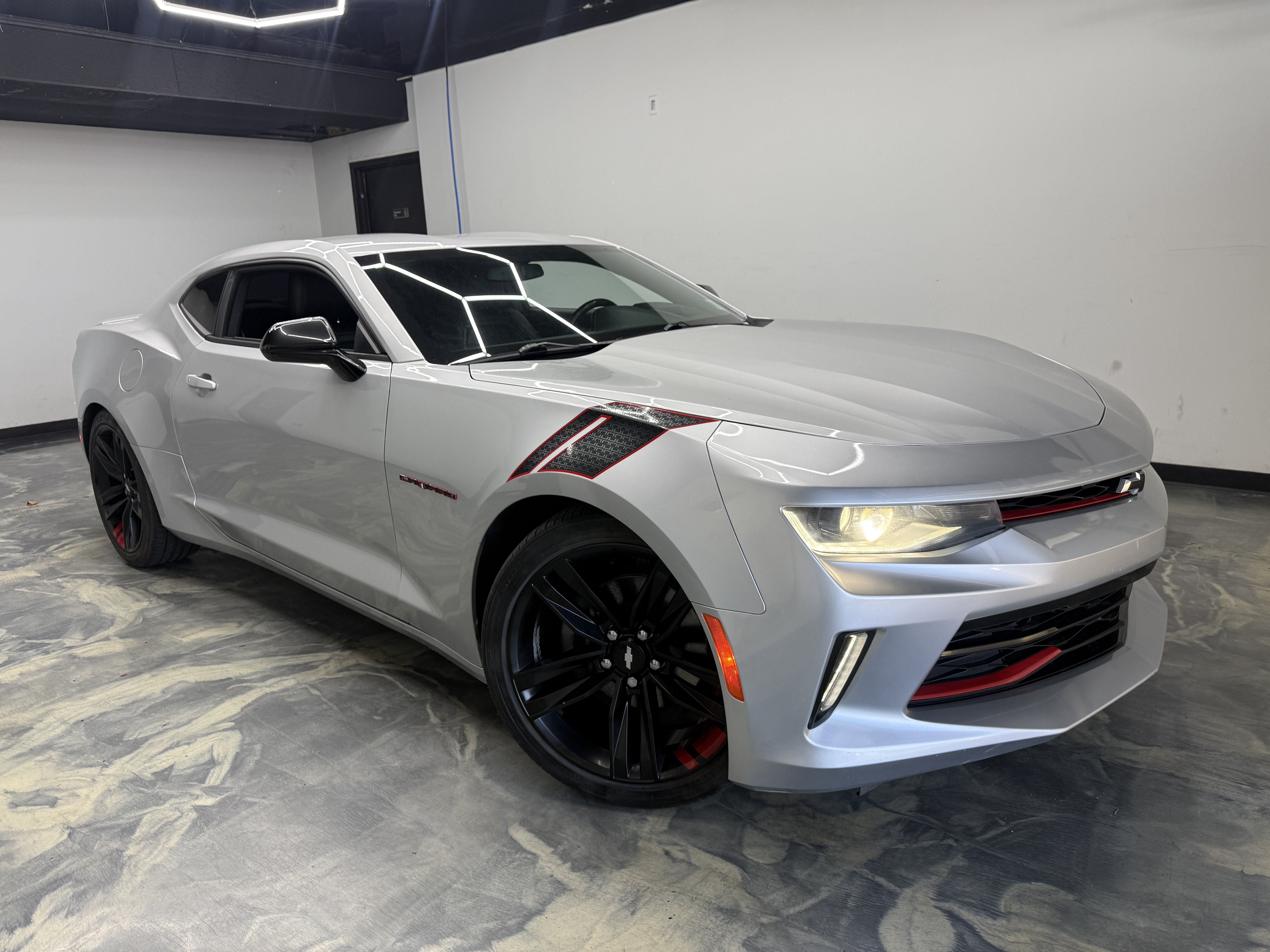 Used 2017 Chevrolet Camaro LT RWD image 4