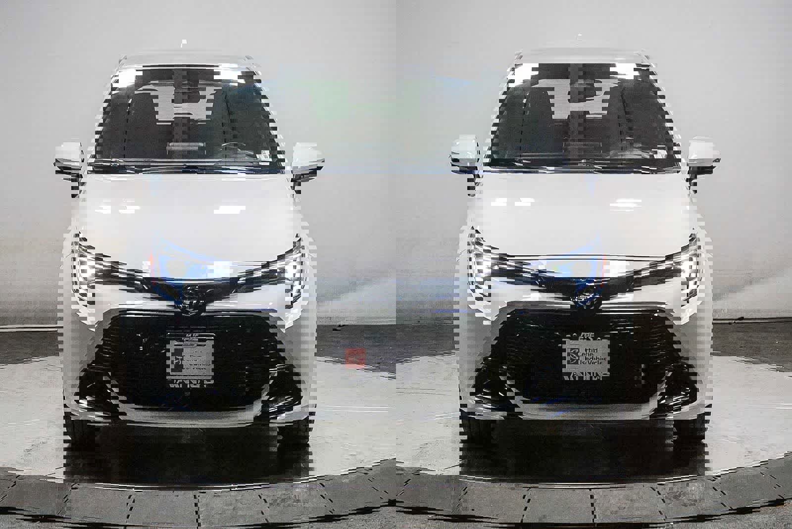 Certified 2024 Toyota Corolla SE w/ SE Package image 2