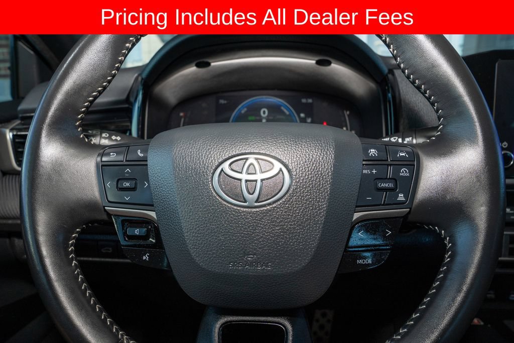 Used 2025 Toyota Camry SE w/ Convenience Package FWD image 17