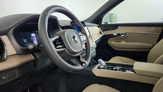 Used 2026 Volvo XC90 B6 Plus w/ Protection Package AWD/4WD image 12