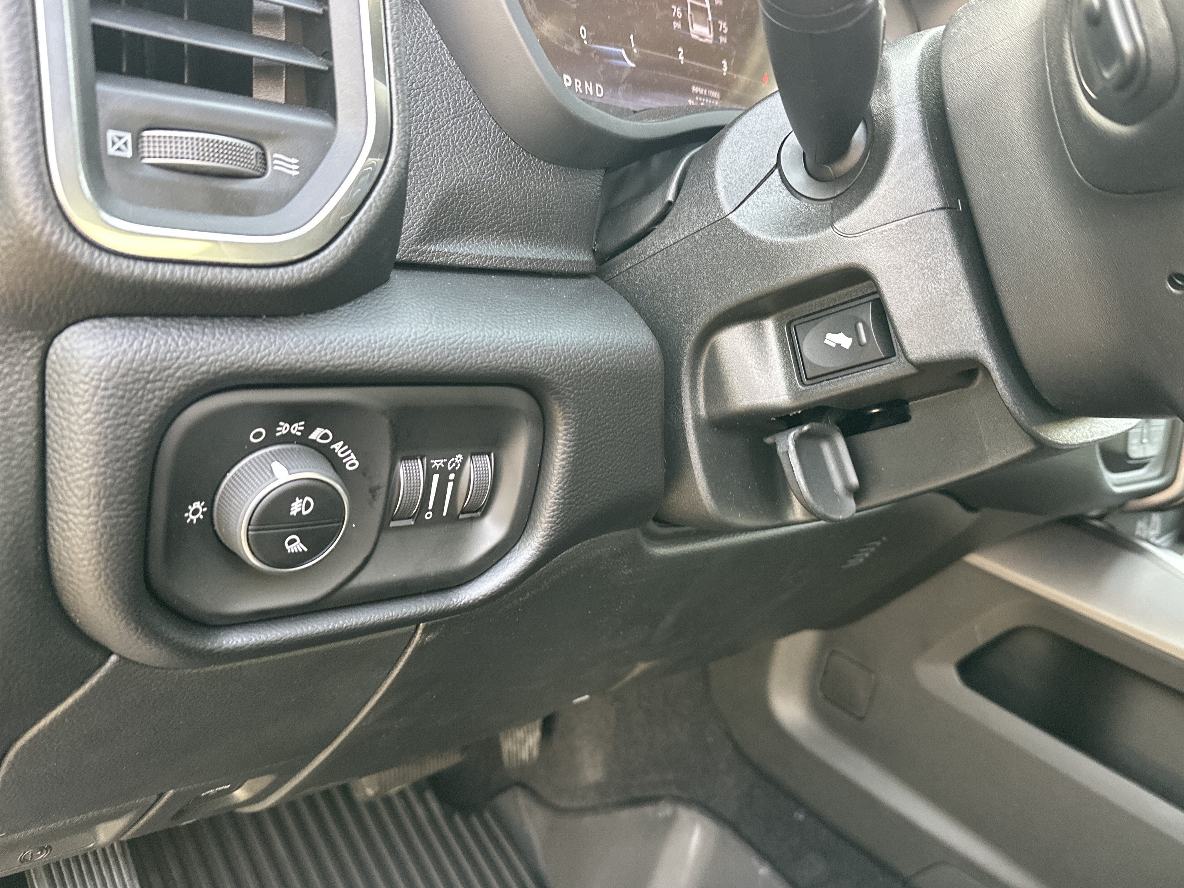 New 2026 RAM 2500 Laramie w/ Sport Appearance Package AWD/4WD image 16