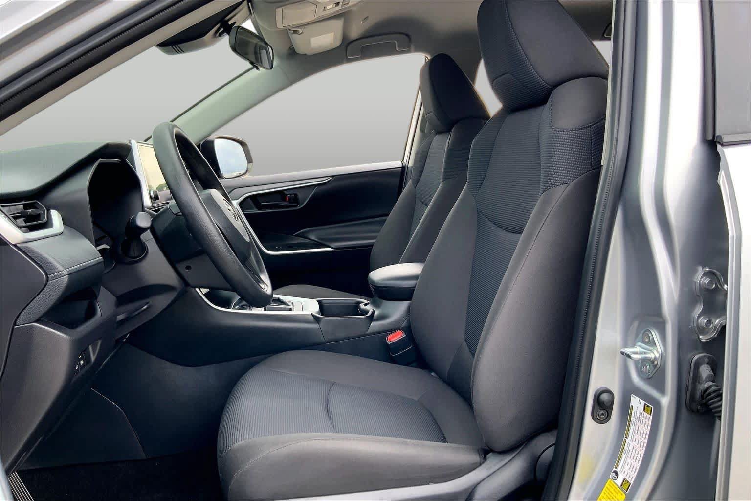 Certified 2025 Toyota RAV4 LE FWD image 8