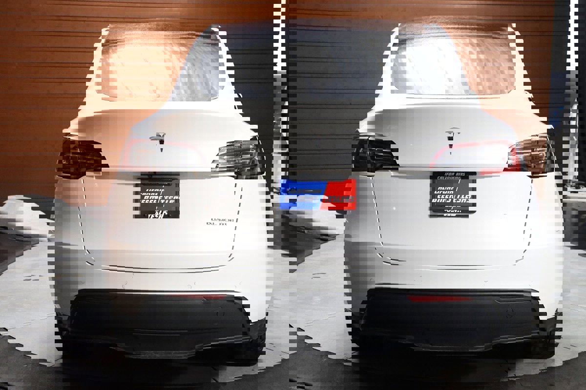 Used 2023 Tesla Model Y Long Range image 12