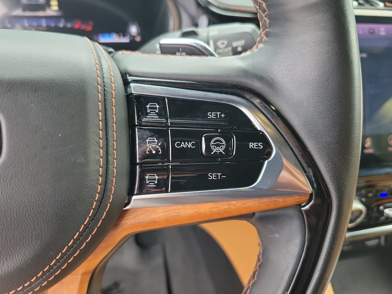 Used 2022 Jeep Grand Cherokee L Summit AWD/4WD image 20