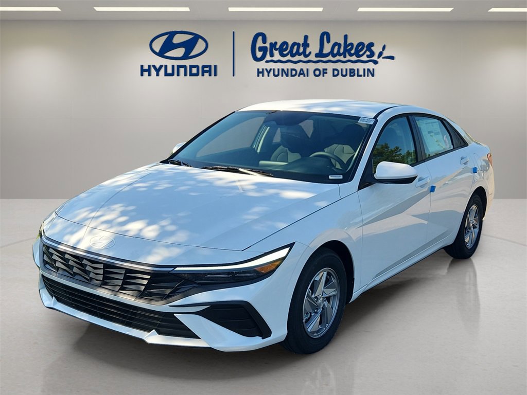 New 2025 Hyundai Elantra SE