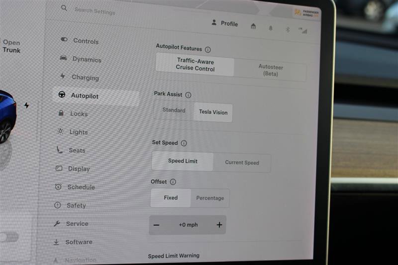 Used 2022 Tesla Model Y Long Range image 15