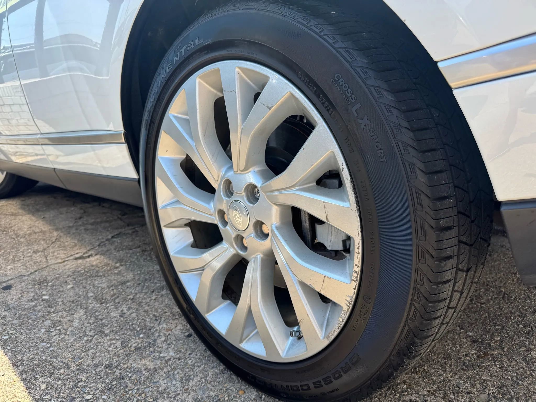 Used 2019 Land Rover Range Rover HSE image 29