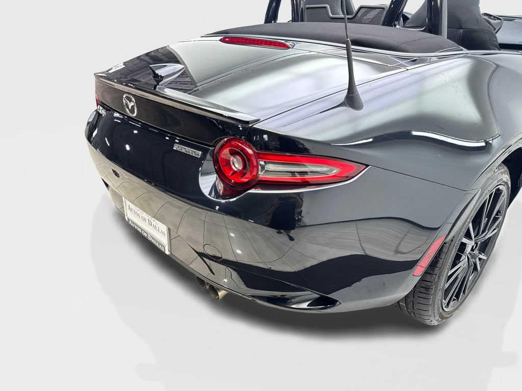 Used 2024 MAZDA MX-5 Miata Club RWD image 18