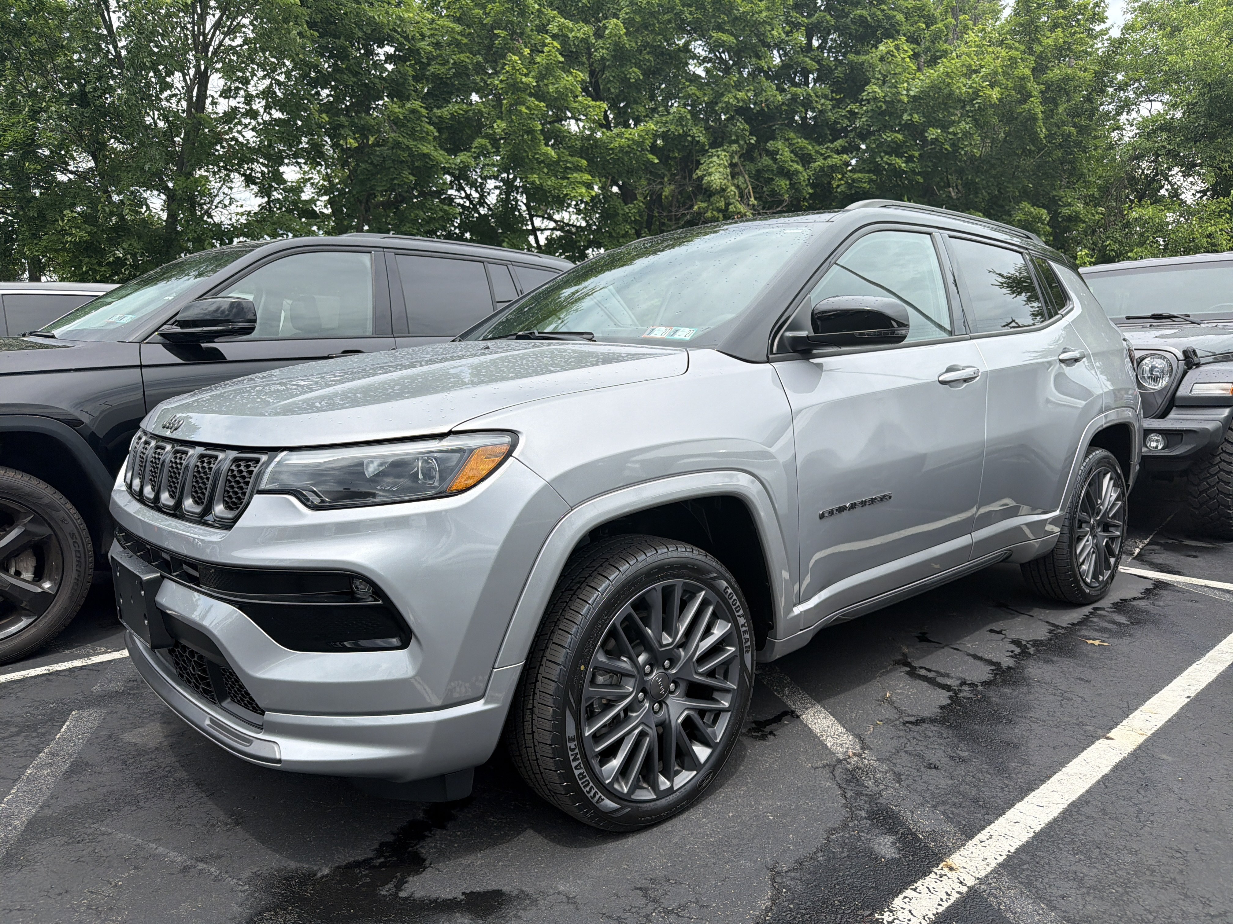 Used 2023 Jeep Compass High Altitude AWD/4WD image 3